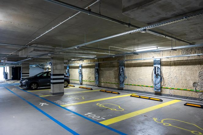 Parking podziemny pod placem Powstańców Warszawy w Warszawie