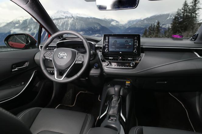 Toyota Corolla Touring Sports 2.0 Hybrid 180 KM e-CVT Executive