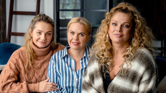 Przyjaciółki, odcinek 246: Inga (Małgorzata Socha), Patrycja (Joanna Liszowska), Anka (Magdalena Stużyńska)