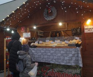 Magia świąt w Fordonie! Byliśmy na Akademickim Jarmarku Bożonarodzeniowym [ZDJĘCIA]