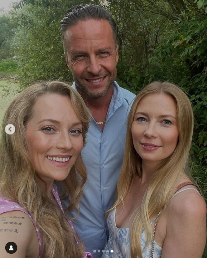 Barwy szczęścia. Renata (Anna Mrozowska), Dominika (Karolina Chapko), Sebastian (Marek Krupski) na planie