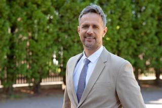 Barwy szczęścia, odc. 2738: Koralow (Paweł Okraska)