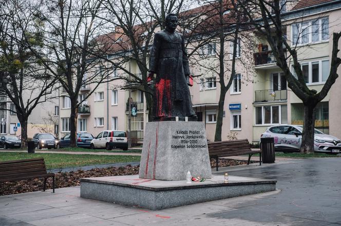 Jankowski bez honoru i pomnika