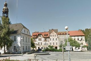 W tym mieście na Dolnym Śląsku mieszka mniej osób niż na wsiach. Leży niedaleko Jeleniej Góry