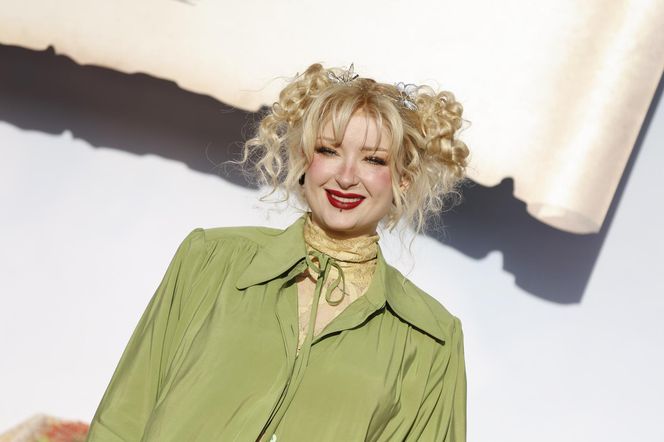 Premiera serialu "1670"! Herman w gorsecie, kwiecista Dębska i Byczkowska w białych majtkach