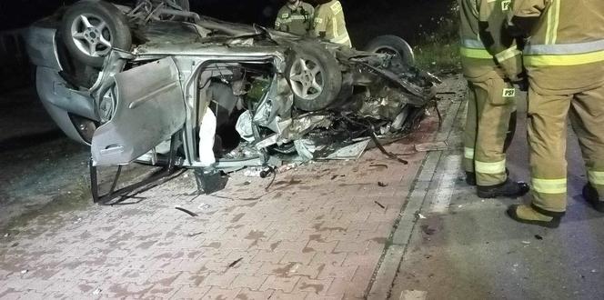 Dąbrówka- Ług: Dachowało auto, kierowca był pijany