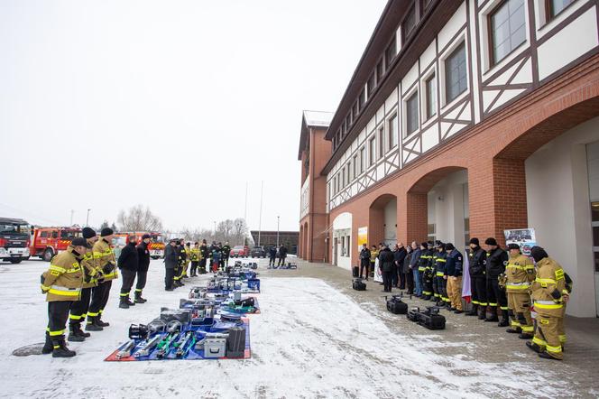 Strażacy otrzymali drony i narzędzia hydrauliczne