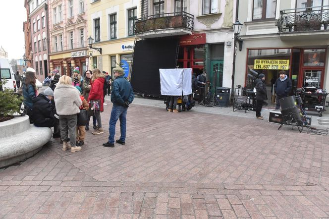 W Toruniu kręcą film. Ma być hitem TVP. Mamy zdjęcia z planu