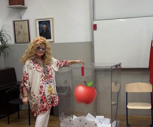 Magda Gessler w luksusowych sandałach ukrywa haluksy