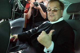 Takimi autami wozi się Rydzyk 