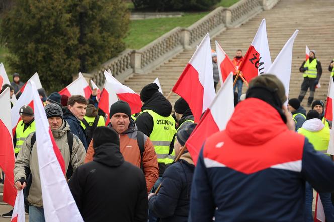 Protest rolników 20 marca w Lublinie. Przeszli ulicami miasta pod LUW