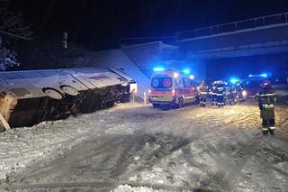 Wypadek autokaru w pow. lubartowskim. Kilka osób trafiło do szpitala