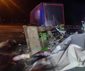 Śmiertelny wypadek na A1 pod Łodzią. Ciężarówka zderzyła się z samochodem dostawczym.
