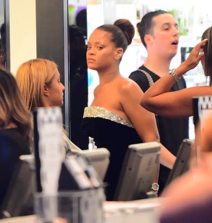 Rihanna na pokazie Fenty Beauty Makeup Line