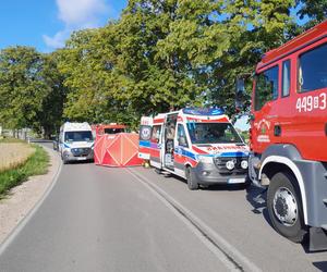 Śmiertelny wypadek pod Kartuzami! Kobieta i mężczyzna z volkswagena nie żyją [ZDJĘCIA]