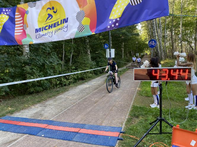 Kilometry Pomocy Michelin 2024. Sportowe emocje na plaży miejskiej w Olsztynie. Zobacz zdjęcia!