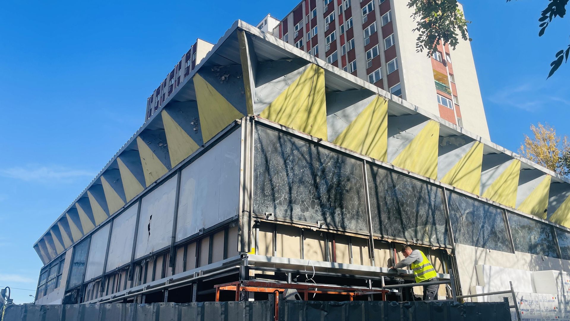 Budynek Biedronki projektu Kwaśniewicza w Katowicach