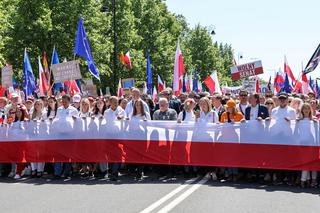 Policja podała, ile kosztowało zabezpieczenie marszu Donalda Tuska. Kwota szokuje! 