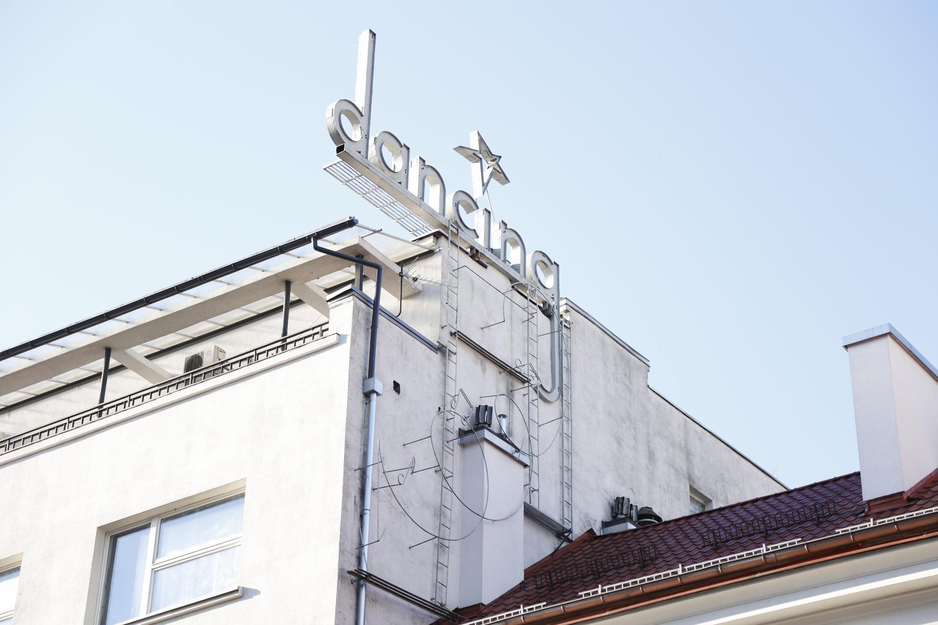 Warszawskie neony z PRL-u - zobacz zdjęcia iluminacji i sprawdź, gdzie je znaleźć