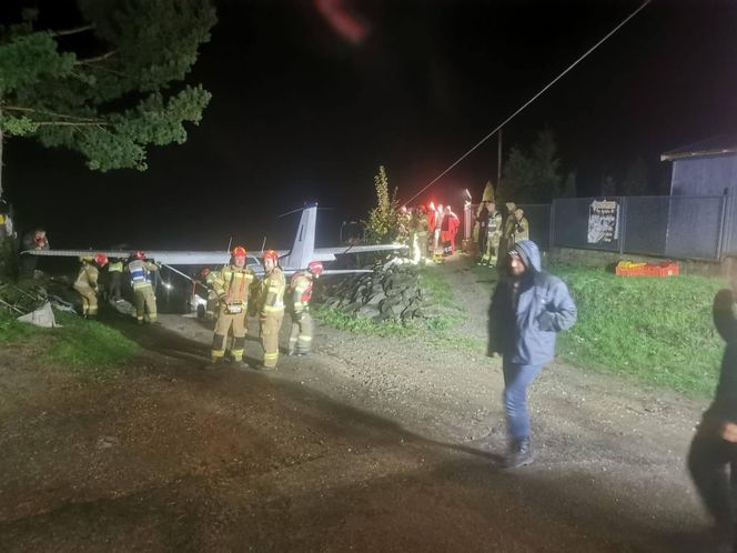 Awionetka runęła do jeziora międzybrodzkiego w Żywcu. Pilot uratowany, awionetka również