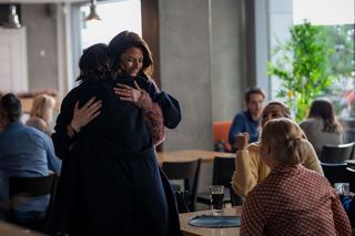 Przyjaciółki 21 sezon odc. 254. Anka (Magdalena Stużyńska), Zuza (Anita Sokołowska), Marta (Laura Breszka), Inga (Małgorzata Socha)