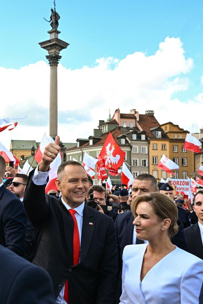 Uroczyste wejście Pary Prezydenckiej do Pałacu Prezydenckiego. Przemarsz ulicami Warszawy