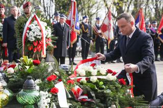 Rocznica Katastrofy Smoleńskiej w Krakowie. Prezydent Duda oddał hołd ofiarom