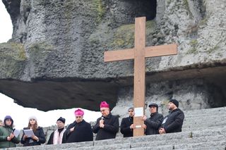 Tak wyglądała jubileuszowa Droga Krzyżowa na Majdanku 2025