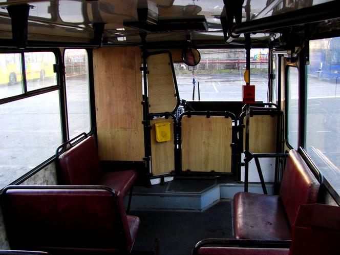 Te autobusy czekają na remont. Będą jedzić jako pojazdy retro po Nowym Sączu
