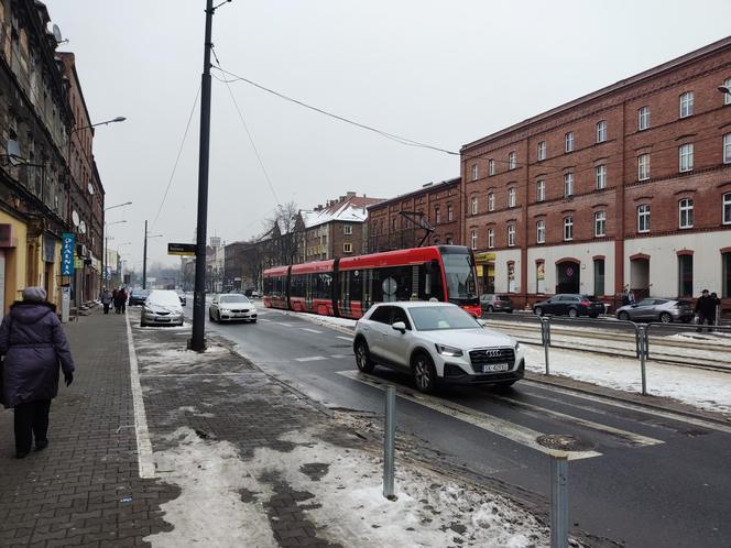 Rewolucja parkingowa w Katowicach weszła w życie i jak każda, zjada (nie)swoich mieszkańców