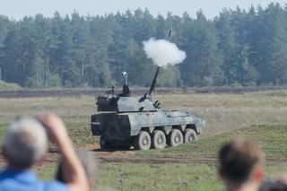 Jesienny ogień 2023. Na poligonie w Orzyszu zaprezentowano nowoczesny sprzęt wojskowy [ZDJĘCIA]