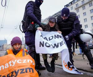 Incydent na Marszu Niepodległości w Warszawie. Aktywiści zablokowali trasę