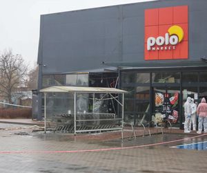 Huk, chaos i... pusta kasa! Złodzieje wysadzili bankomat i uciekli bez łupu!