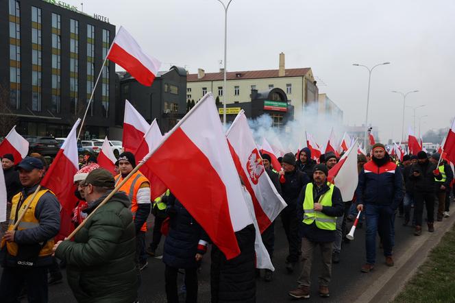 Protest rolników 20 marca w Lublinie. Przeszli ulicami miasta pod LUW