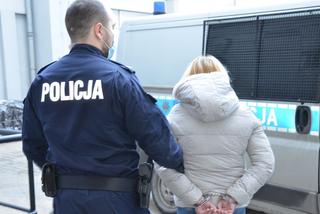 Kryminalni z Wrzeszcza zatrzymali 27-latkę z Gdańska i 30-letniego mężczyznę, którzy napadli na 44-letnią kobietę