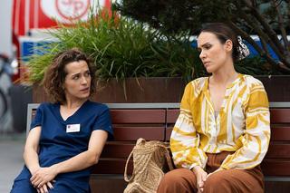 Na dobre i na złe odc. 900. Hania Sikorka (Marta Żmuda Trzebiatowska), Julka Burska (Aleksandra Hamkało)