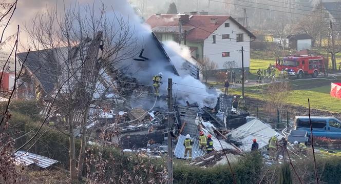 Wybuch gazu w Ustroniu. Zawalił się dom jednorodzinny. Trwa akcja ratownicza