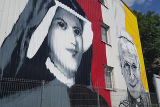 Nowy mural na budynku szpitala Jana Pawła II. Jak Wam się podoba? [ZDJĘCIA]