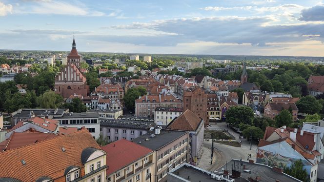 Olsztyn z lotu ptaka. Tak wygląda miasto z wieży ratuszowej