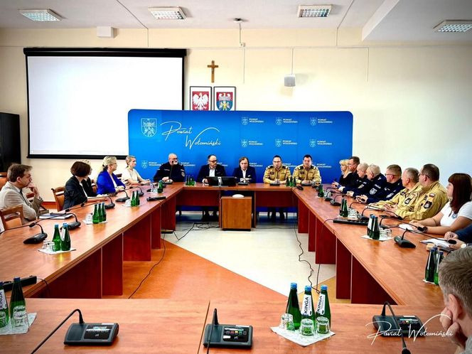 Policjanci pokazali jak wygląda wnętrze spalonego budynku w Ząbkach. Wstrząsające obrazki