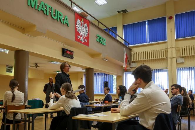 Matura poprawkowa 2022 - WYNIKI poniżej oczekiwań?! Tyle osób NIE ZDAŁO egzaminu!
