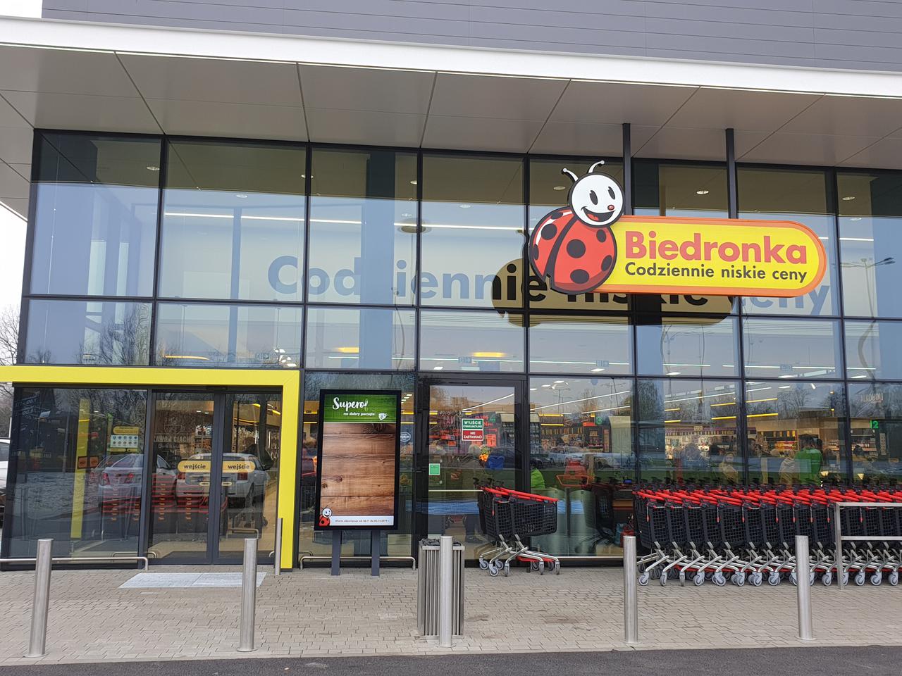 Ogromne podwyżki pensji w Biedronce! Wszyscy będą zarabiać tyle, co w Warszawie?