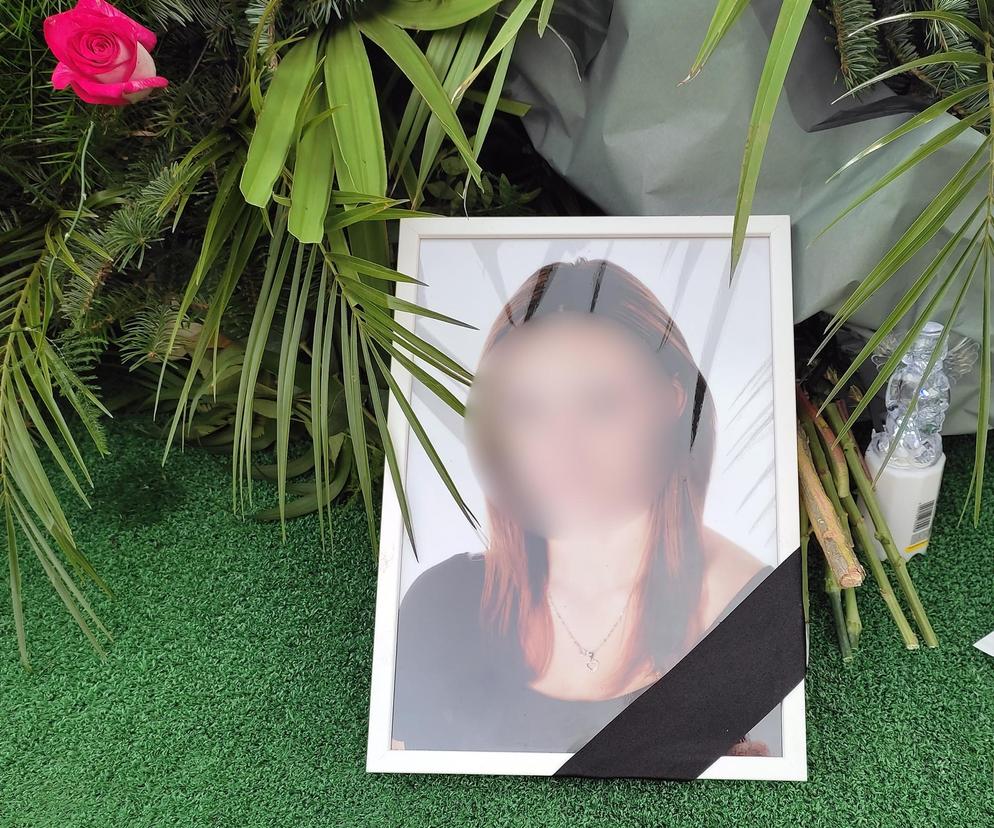 Brutalnie zamordowana leżała w wannie. Iza zaginęła w Krakowie, znaleziono ją w Warszawie. Poszukiwania trwały trzy dni