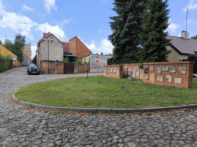 Lapidarium i stary cmentarz żydowski w Osiecznej