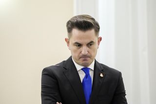 Arkadiusz Myrcha złamał ciszę wyborczą? Wiceminister przeprasza. Błąd ładowania