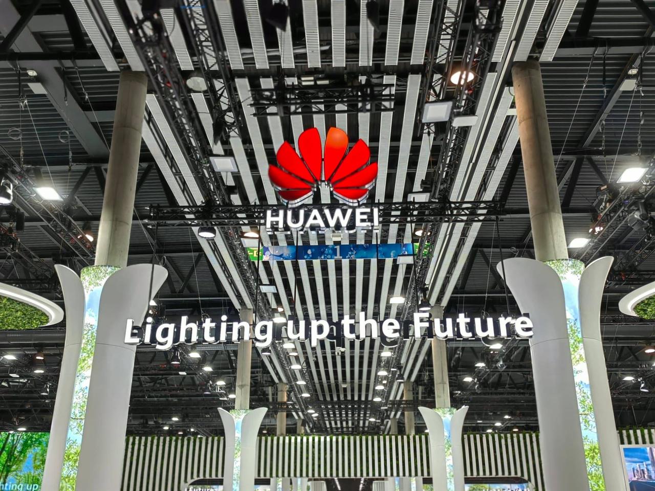 Huawei zaprezentował nowego ultrawydajnego laptopa MateBook 16