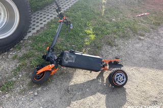  Karol  wjechał pod ciężarówkę hulajnogą elektryczną 