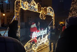 Tłumy na otwarciu lodowiska we Wschowie