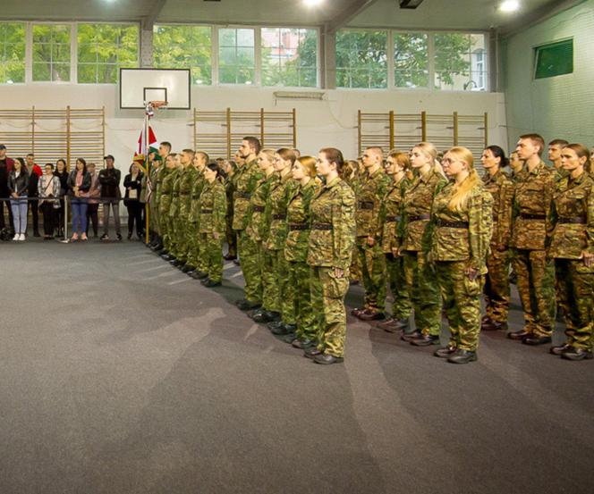 Nowi funkcjonariusze w warmińsko-mazurskiej straży granicznej. Złożyli uroczyste ślubowanie [ZDJĘCIA]