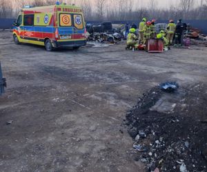 Wierzbica. Wybuch w zakładzie pracy. Dwóch mężczyzn rannych, jeden ciężko. Wypadek pod Radomiem [ZDJĘCIA].